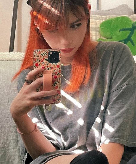 shelbygraces アート女優 画像