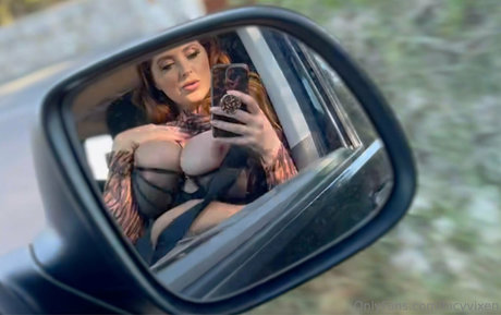 lucyvixen ポルノスター 写真