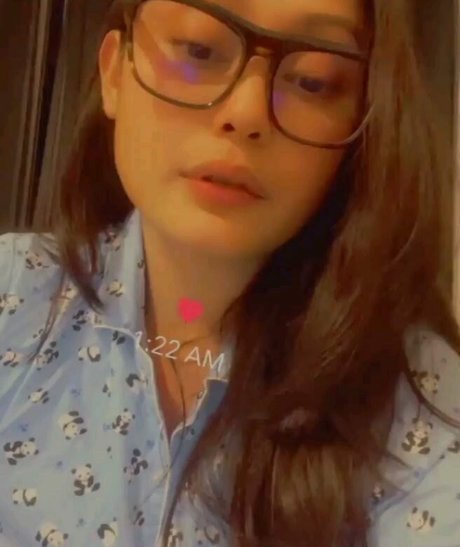 Real Goddessanna ヌードスター 写真