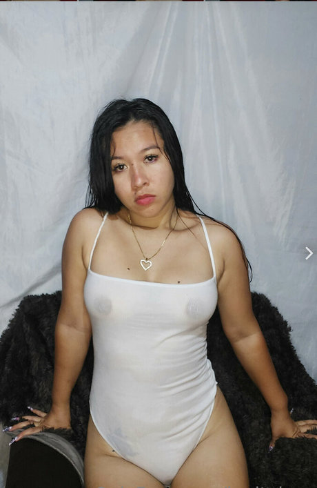 Lupita Leon モデル 写真