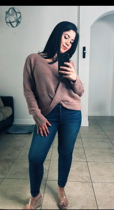 biancaaa90 ポルノモデル 写真
