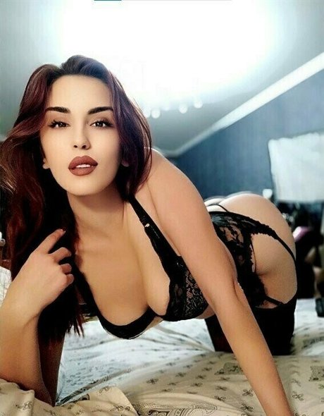 arielqween 完璧なモデル 写真