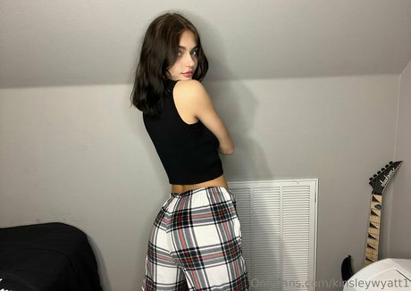 kinsleywyatt1 アダルトスター ギャラリー