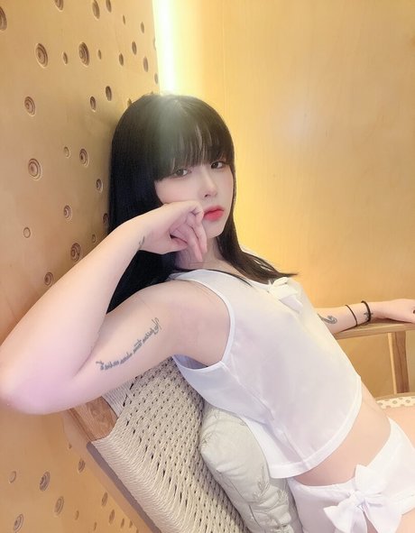 Janed 404 美しいモデル ギャラリー