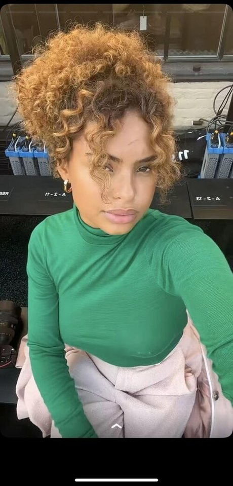 Paola Locatelli xxxポルノスター 写真