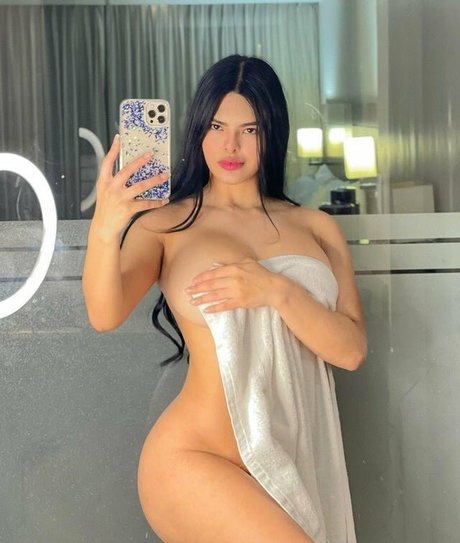 Kimberly Delagdo Alvarez 高品質スター 写真