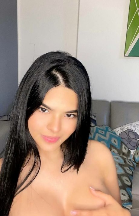 Kimberly Delagdo Alvarez トップモデル アーカイブ