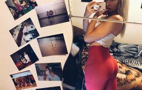 Taylor Flewin エロティックモデル 写真