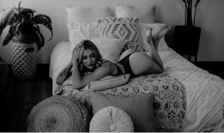 Taylor Flewin 美しいモデル 写真