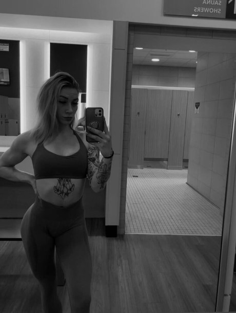 Taylor Flewin ホットなスター 画像