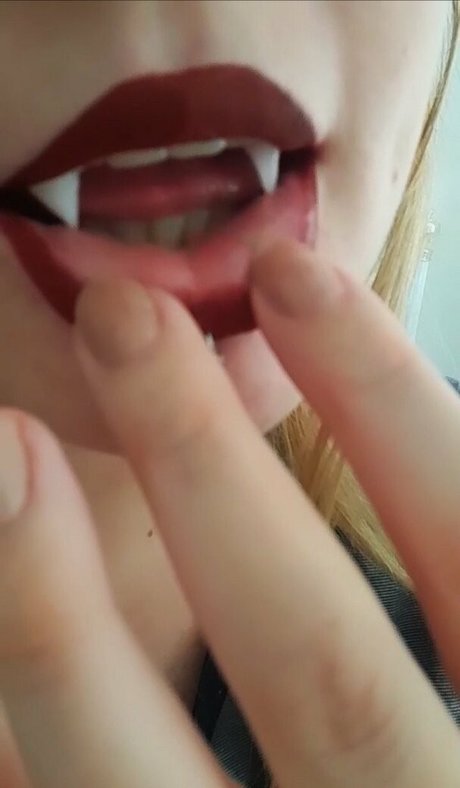 アマチュアペッギングOnlyFans ヌード ギャラリー