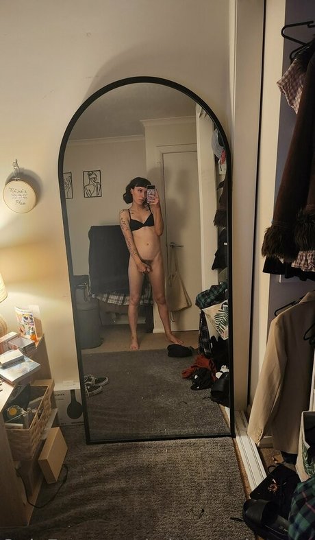痩せた黒人ティーンOnlyFans ホット裸 写真