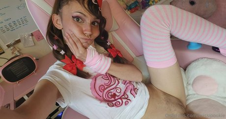 Krissipookie ポルノ女優 写真