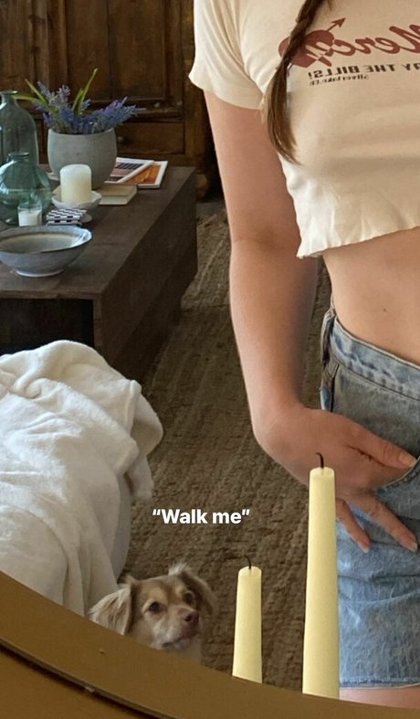 Madeleine Byrne エロティックなポルノスター 写真