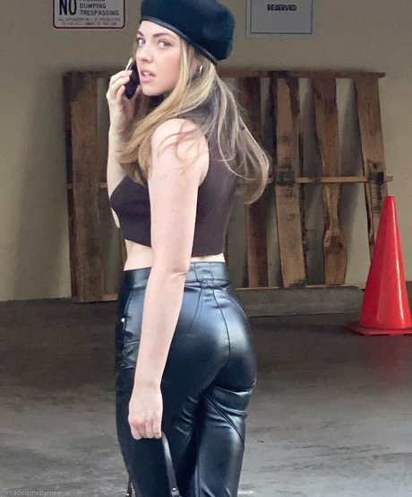 Madeleine Byrne スターセックス 画像