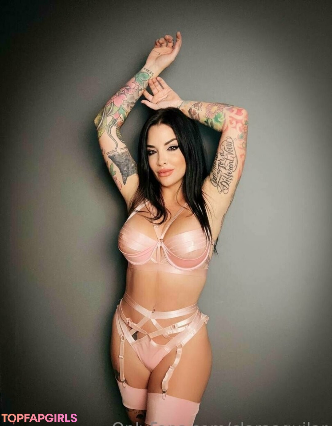 claraaguilar アート女優 画像