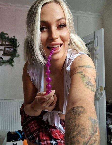 blondeeexo アート女優 画像