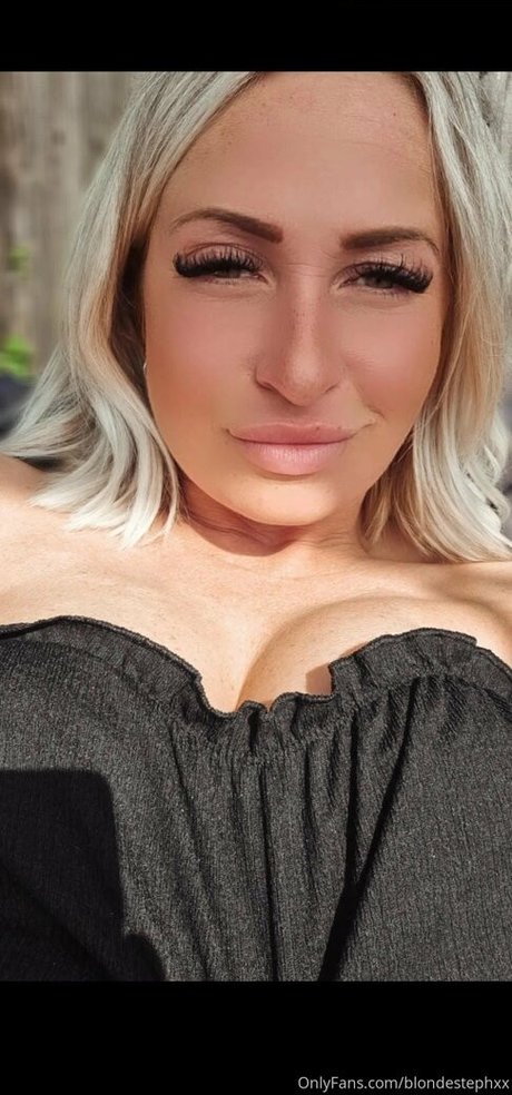 blondeeexo 女優 写真