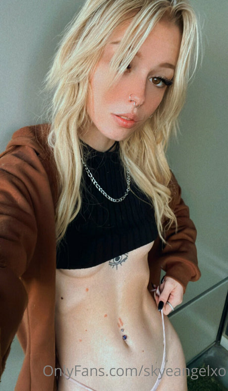 skyeangelxo 裸モデル 写真