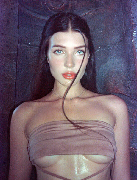 Alina Enero アートポルノスター 写真