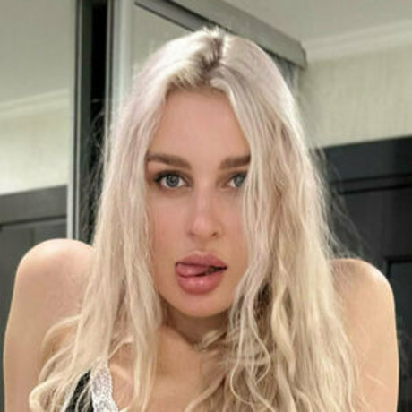 iggy goddes エロティックなポルノスター 写真