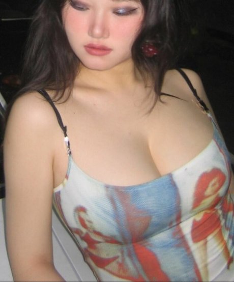 Vicki Mranrr セックスモデル 写真