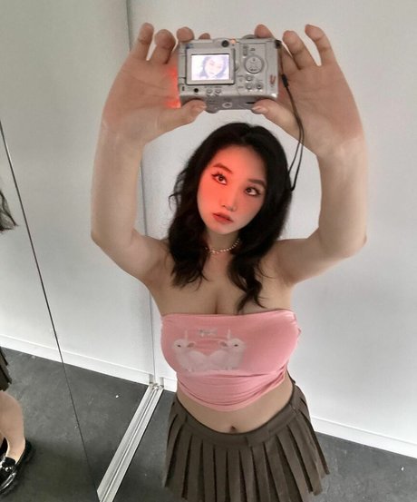Vicki Mranrr 無料スター 画像