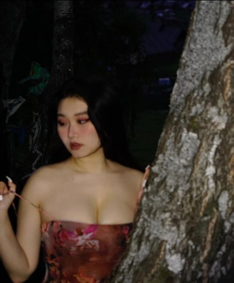 Vicki Mranrr アートモデル 写真