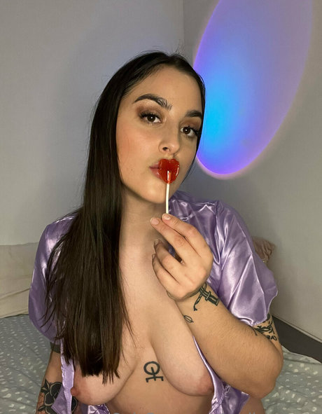 emilyevansx エロティックモデル 写真