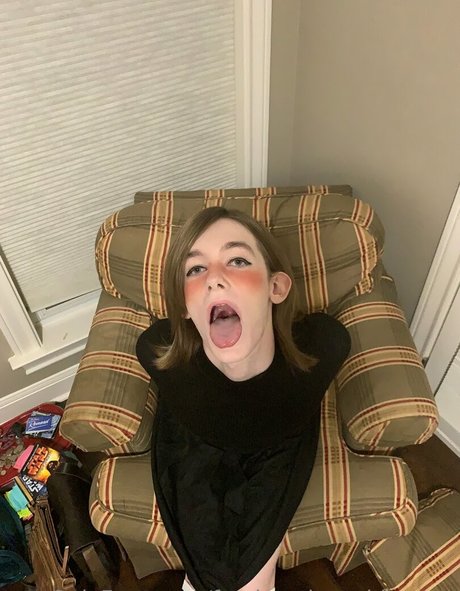 ティーンの若いOnlyFans 美しい裸 写真