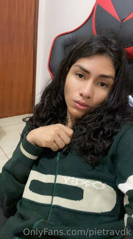 アジア人の指入れ OnlyFans HD 写真