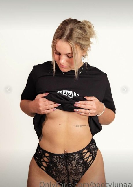 BootyLunaa 最高のモデル 写真