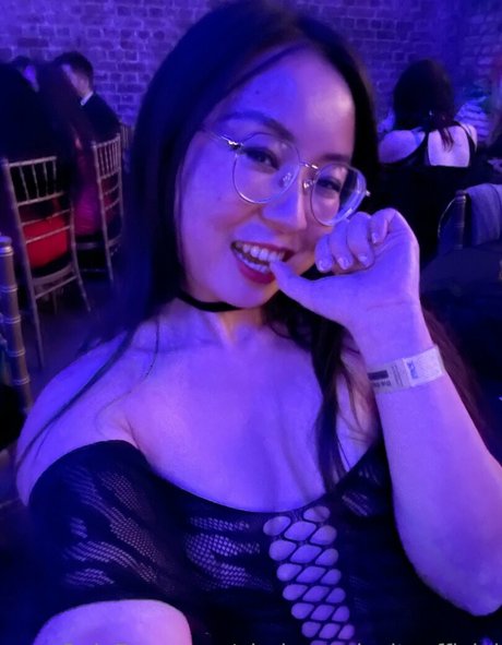 yimingcuriosityofficial 最高のスター 写真