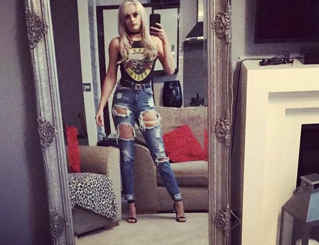 Katie McGlynn ヌードスター 画像