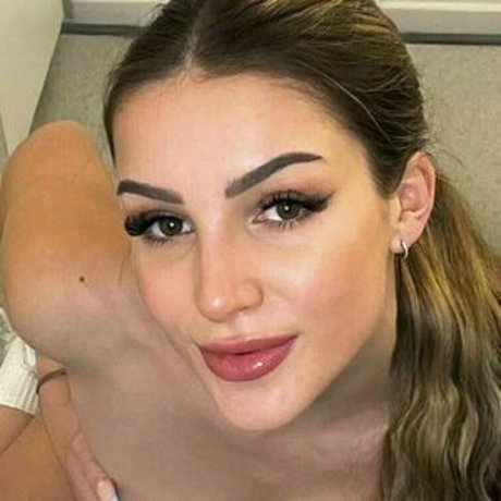elisa pirryy セクシーモデル 写真