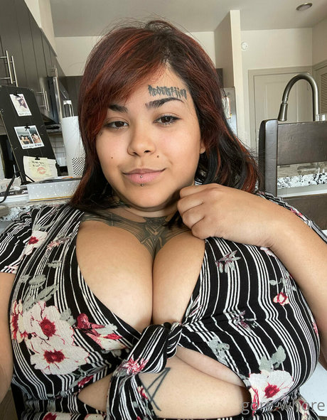 セクシーなラテン系オンリーファンズ 美しい裸 画像
