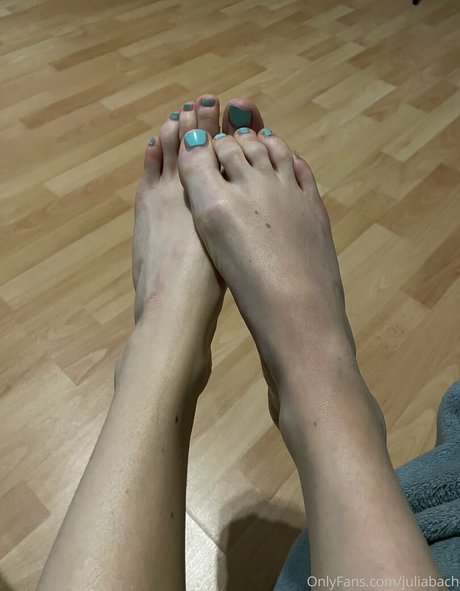 juliabach offi セクシーモデル 画像