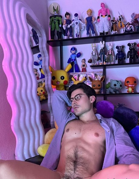 efureimu スター 裸 写真