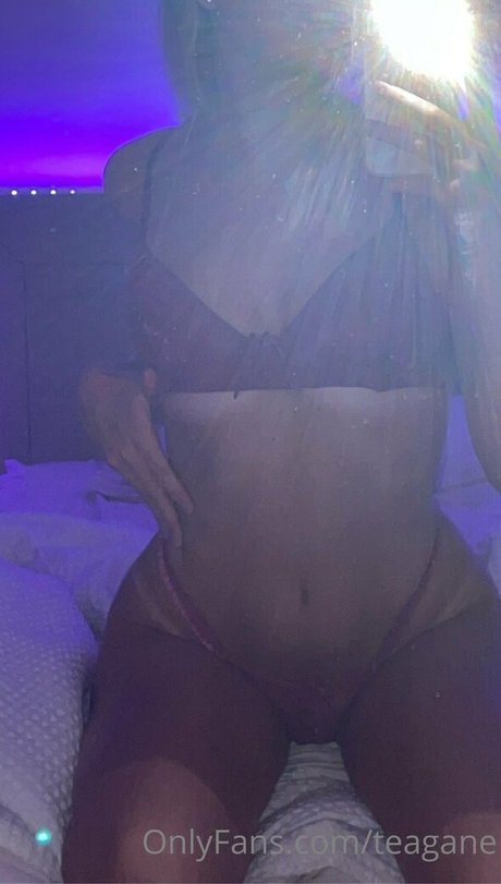 teagane エロティック女優 写真