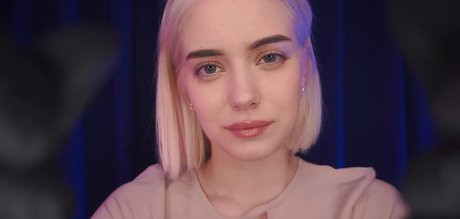 Bilochka ASMR かわいいモデル 写真