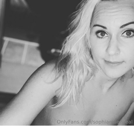 ティーンの若いOnlyFans 無料ポルノ 写真