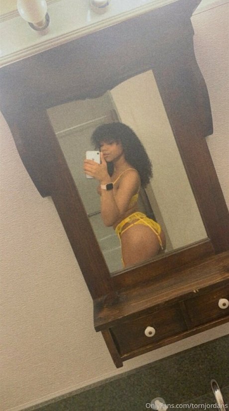 tornjordans ヌード女優 画像