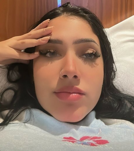 Ya Malb セックス女優 写真