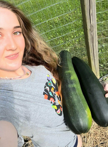 selfcarewithchloe ヌードモデル 写真