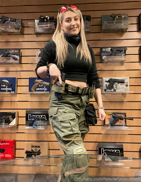 Femmefataleairsoft 無料女優 画像