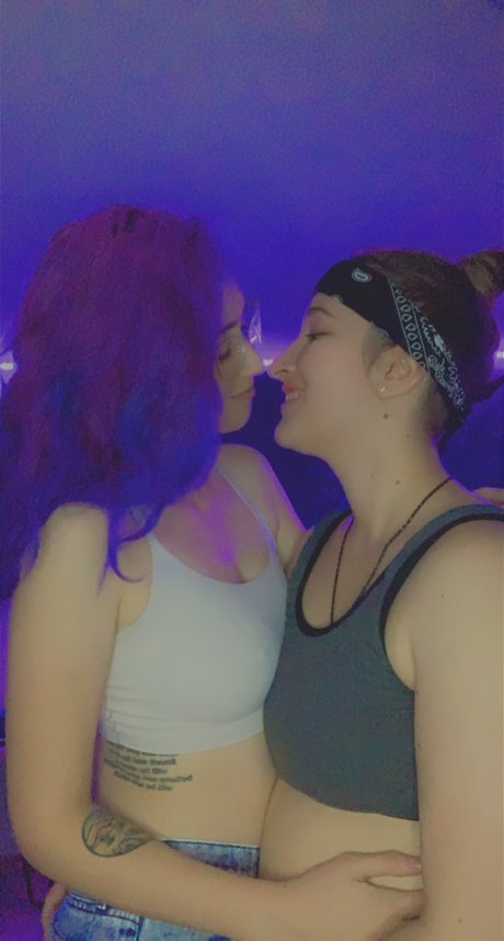 That Horny Lesbian Couple ポルノスター ヌード 画像