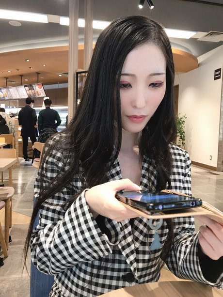 Miki ne Miki 無料のスター 写真