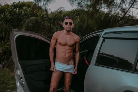 mike dias ヌード女優 写真