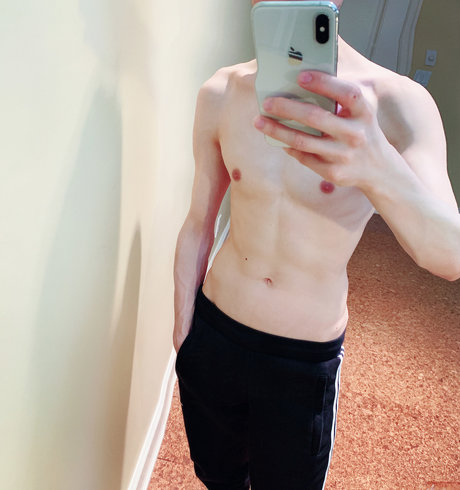 Asian Twink Top 美しいポルノスター ギャラリー