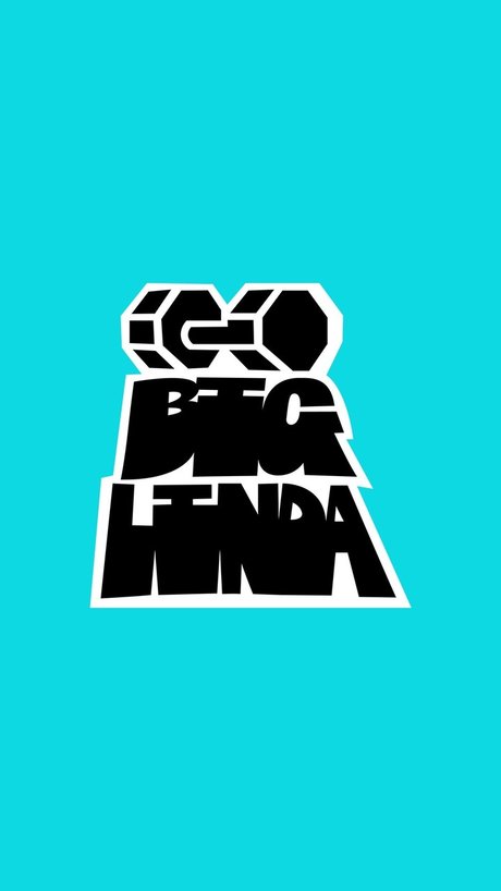 Big Linda Gets Buff 独占スター 写真